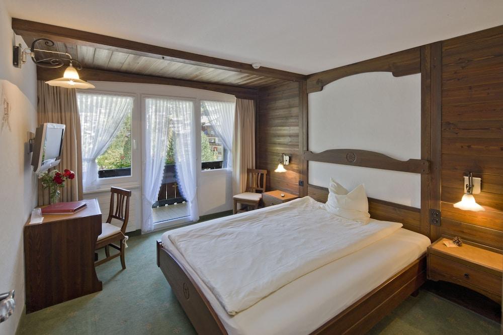 Antika Hotel 3*
